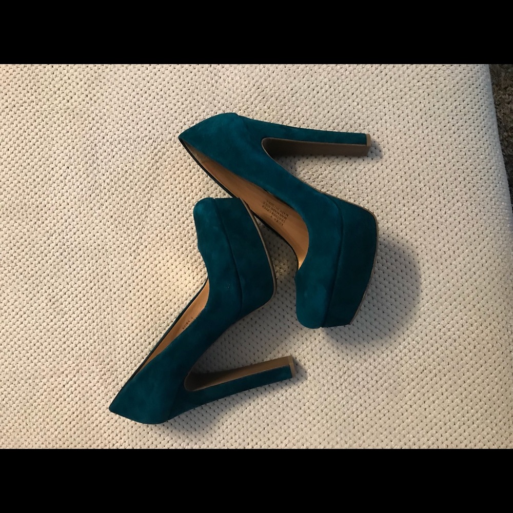 Heels - Picture 2 of 5